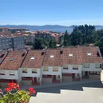 Con Piscina En El Centro De דירה סנשנשו