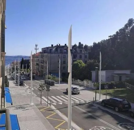 Con Piscina En El Centro De Apartment Sanxenxo