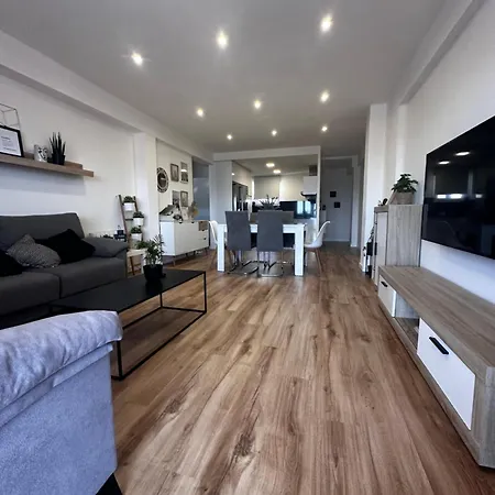 Con Piscina En El Centro De Апартаменты *