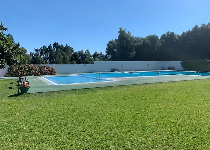 Con Piscina En El Centro De Διαμέρισμα