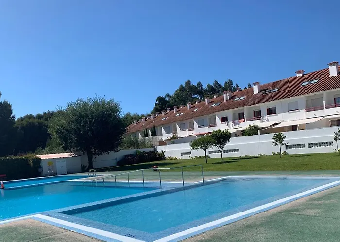 Con Piscina En El Centro De Διαμέρισμα