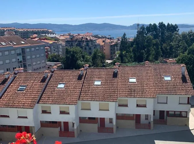 Con Piscina En El Centro De Apartamento Sanxenxo
