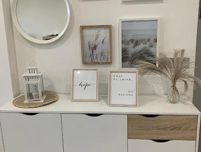 Con Piscina En El Centro De Διαμέρισμα *