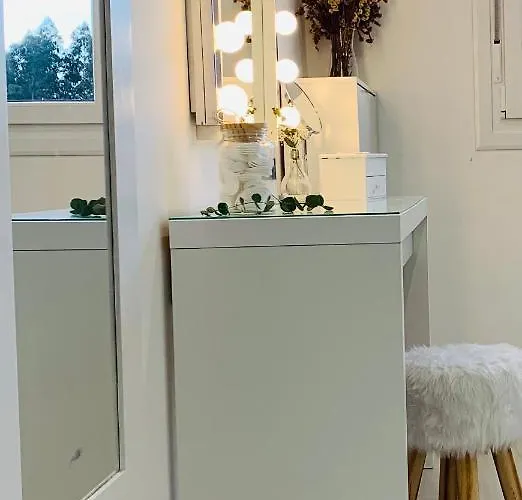 Con Piscina En El Centro De Διαμέρισμα