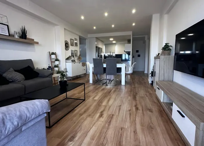 Con Piscina En El Centro De Διαμέρισμα *