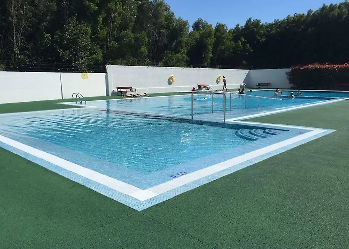 Con Piscina En El Centro De Διαμέρισμα